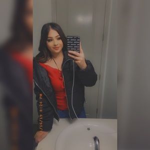 Meet your Posher, Selena